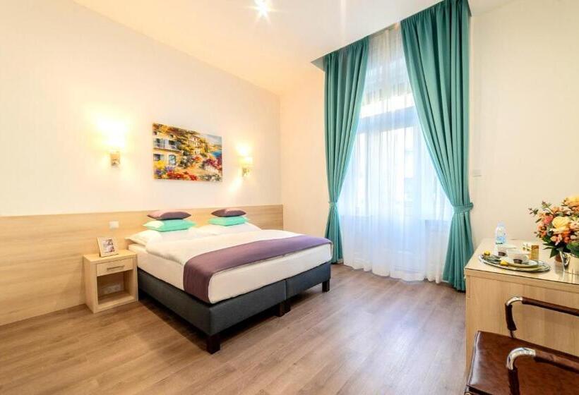 Deluxe-huone Parveke, Global Suites Budapest