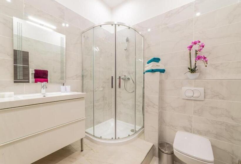 Deluxe-huone Parveke, Global Suites Budapest