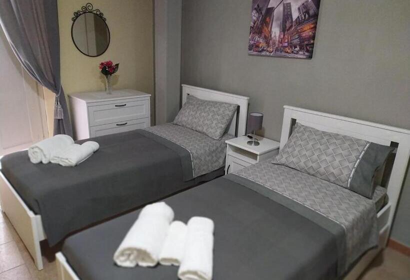 带阳台标准四人间, La Torre B&b