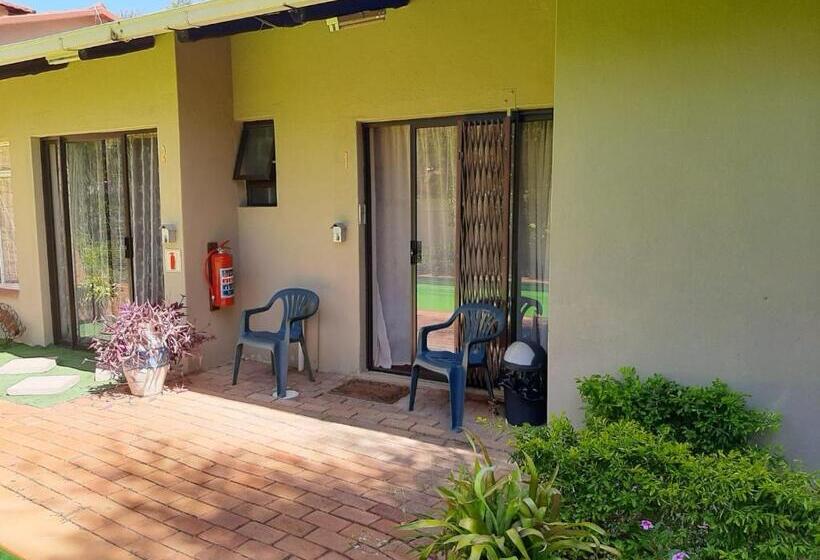 חדר סטנדרט, Chariots Guest House