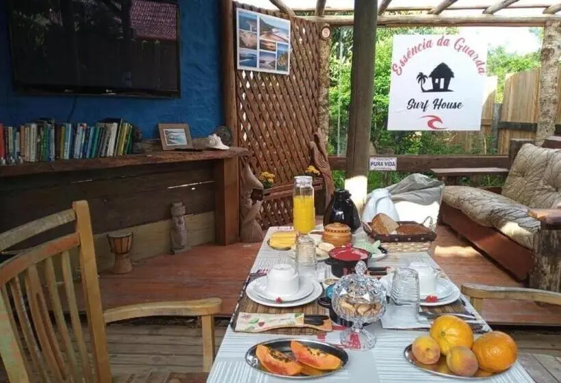デラックスファミリールーム, Essência Da Guarda Surf House