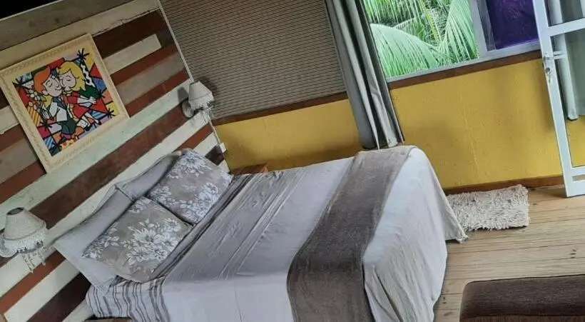 マウンテンビュースイート, Essência Da Guarda Surf House