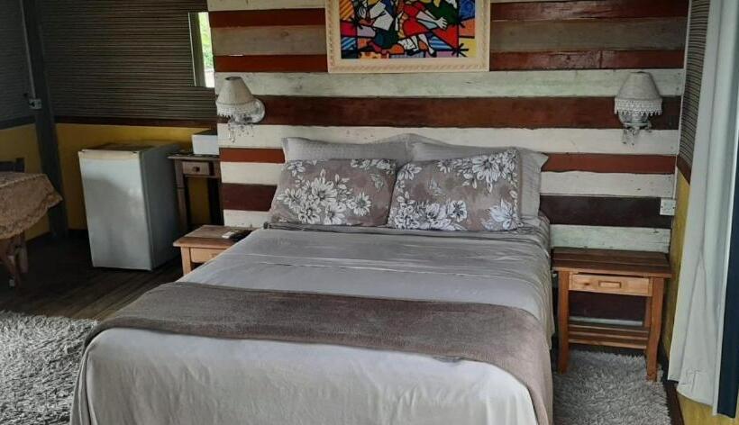 جناح مطلّ علي الجبل, Essência Da Guarda Surf House