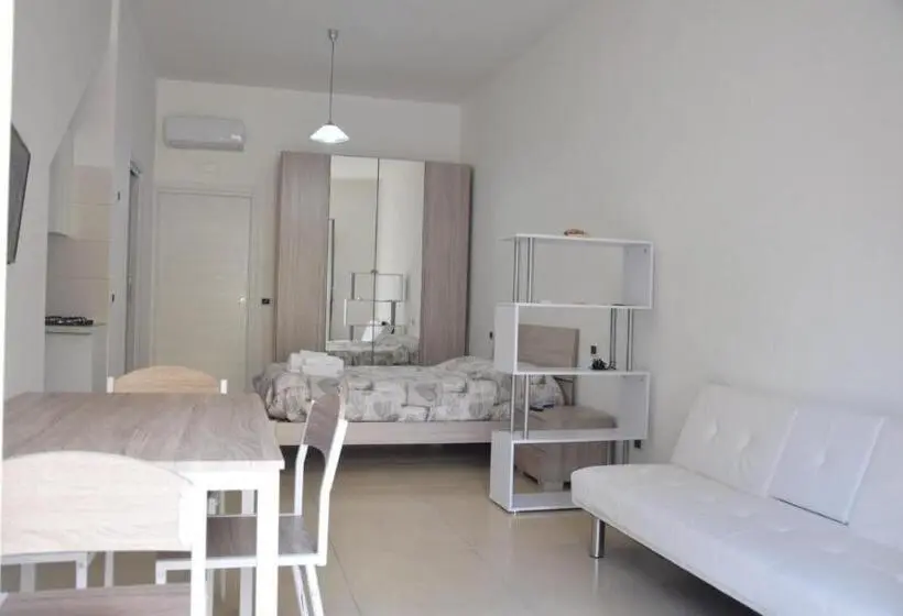 Perhehuone, La Casa Di Marco