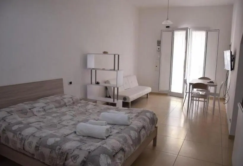 Perhehuone, La Casa Di Marco