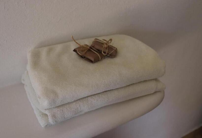 Quarto Deluxe com Sacada, Habitaciones Samy