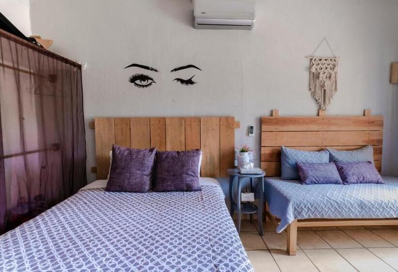 Quarto Deluxe com Sacada, Habitaciones Samy