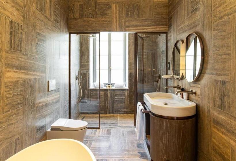 سوییت با چشمانداز دریا, Iniala Harbour House