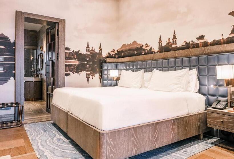 سوییت با چشمانداز دریا, Iniala Harbour House