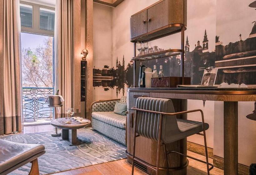 سوییت با چشمانداز دریا, Iniala Harbour House