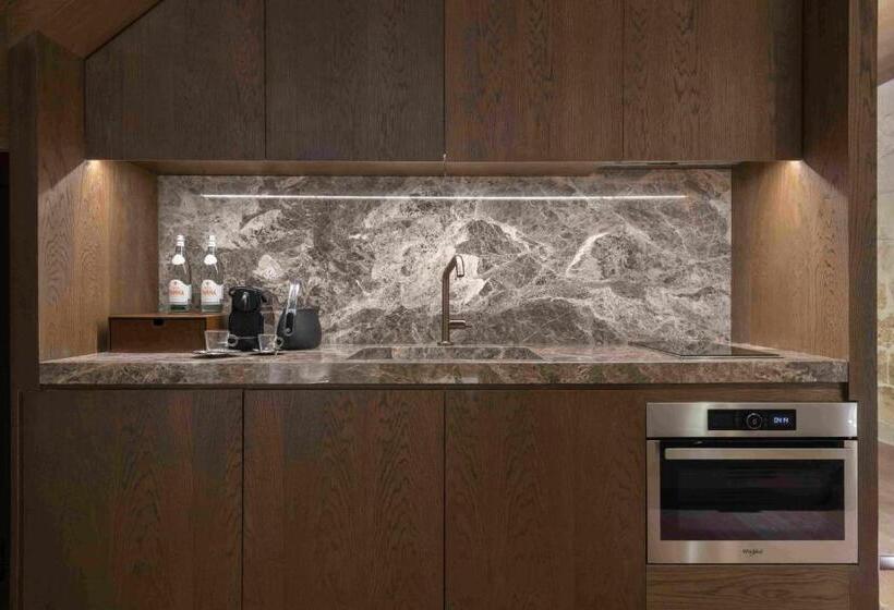 سوییت دوبلکس, Iniala Harbour House