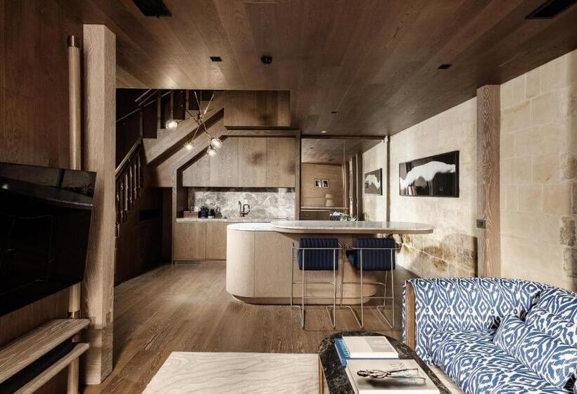 سوییت دوبلکس, Iniala Harbour House