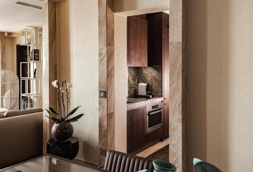 سوئیت 2 خوابه, Iniala Harbour House