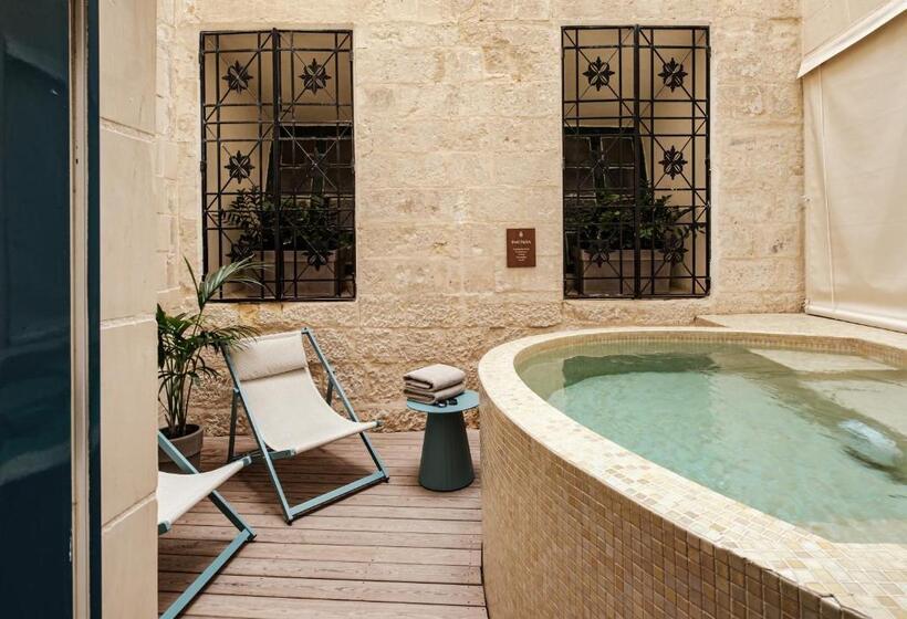 سوئیت 2 خوابه, Iniala Harbour House