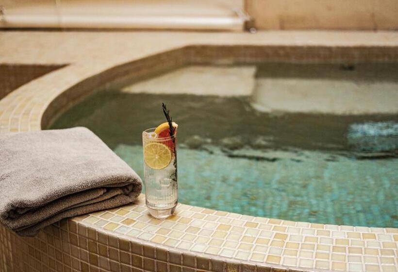 سوئیت 2 خوابه, Iniala Harbour House