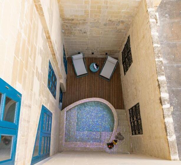 سوئیت 2 خوابه, Iniala Harbour House