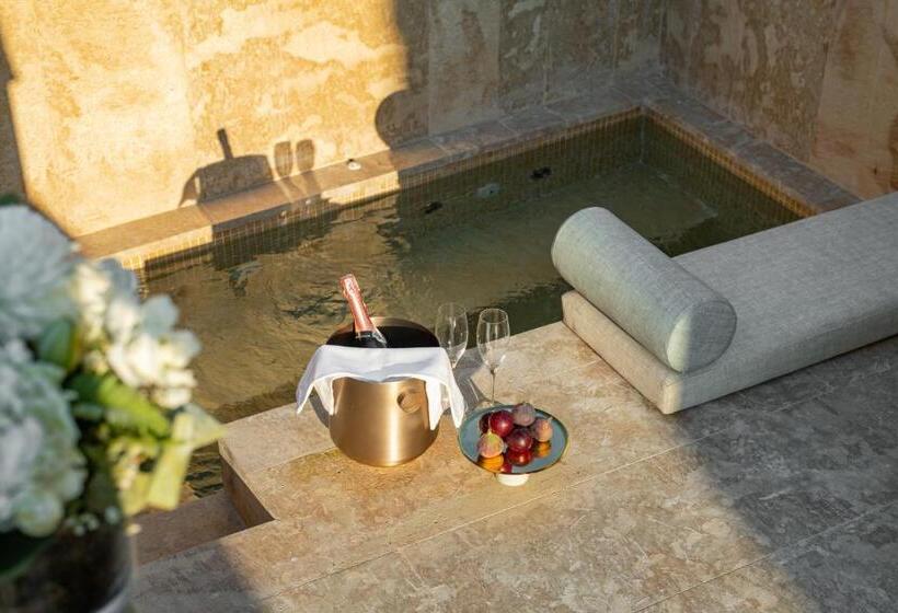 سوئیت پرزیدنت, Iniala Harbour House