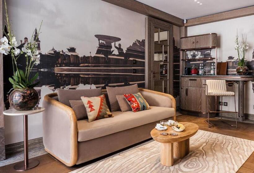 سوییت, Iniala Harbour House