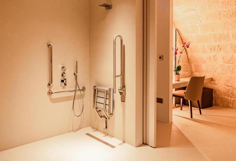 اتاق لوکس با تخت بزرگ, Iniala Harbour House