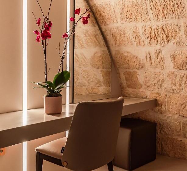 اتاق لوکس با تخت بزرگ, Iniala Harbour House