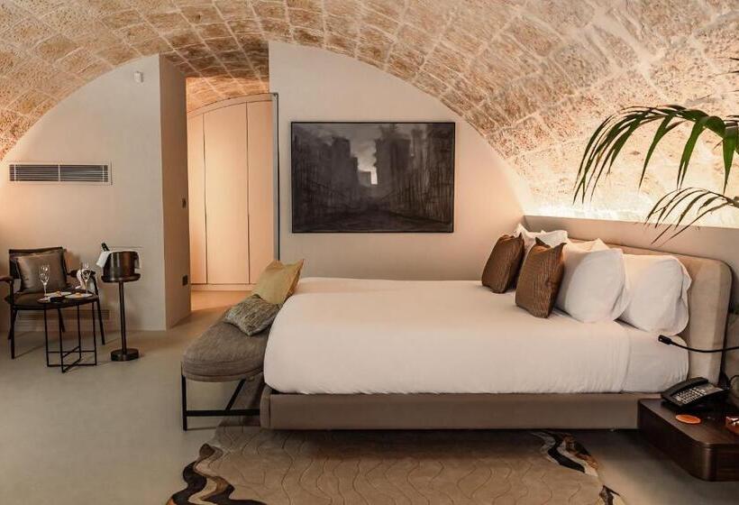 اتاق لوکس با تخت بزرگ, Iniala Harbour House