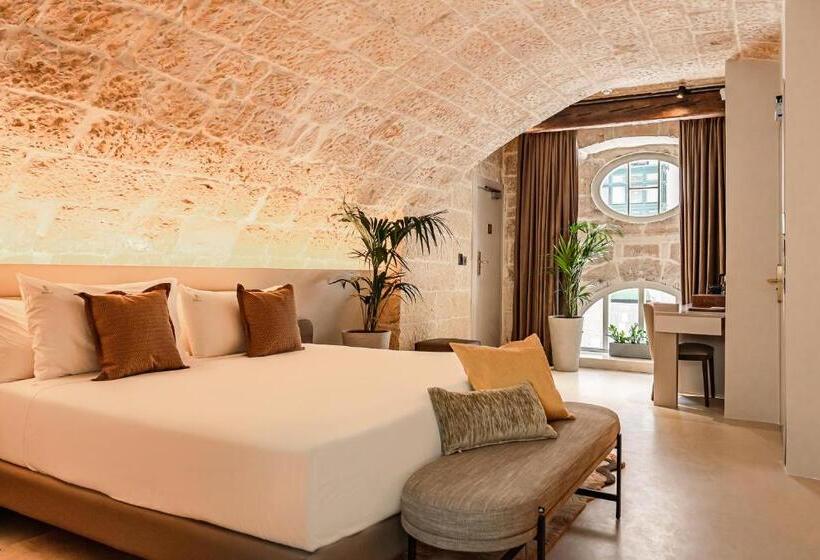 اتاق لوکس با تخت بزرگ, Iniala Harbour House