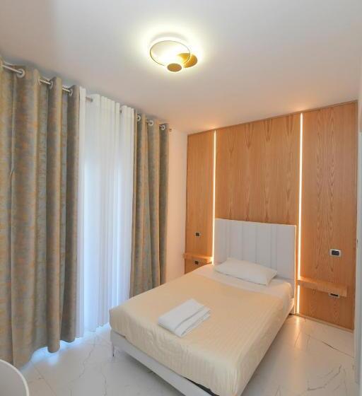 اتاق استاندارد یک نفره, Noemi B&b