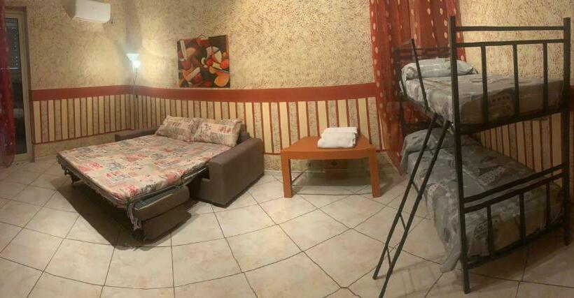 غرفة قياسية رباعية, Airport Tourist S Home