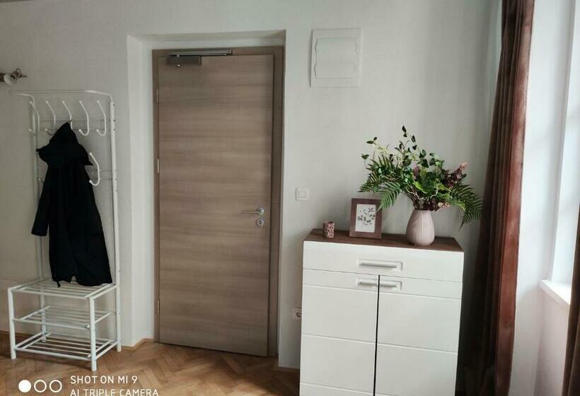 اتاق خانوادگی, Aparthotel Cross Street 4