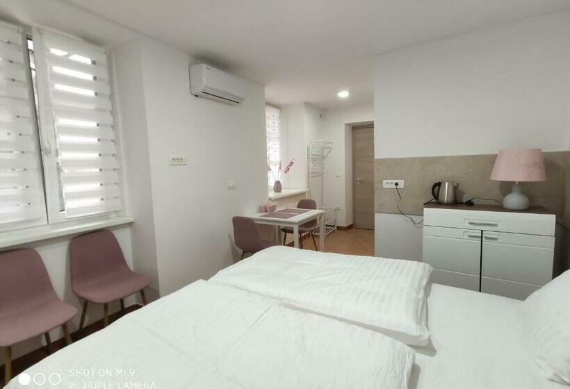 اتاق استاندارد سه نفره, Aparthotel Cross Street 4