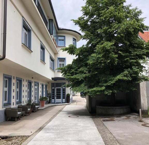 اتاق استاندارد سه نفره, Aparthotel Cross Street 4