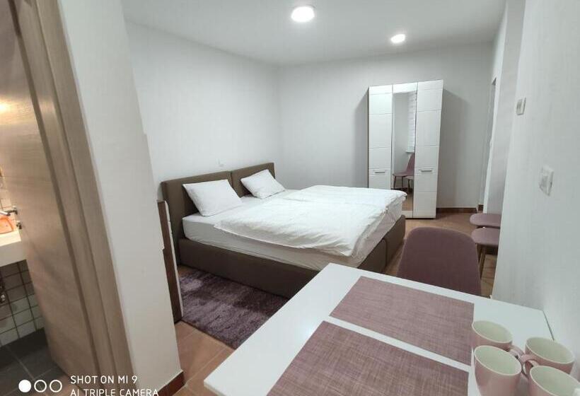 اتاق استاندارد سه نفره, Aparthotel Cross Street 4