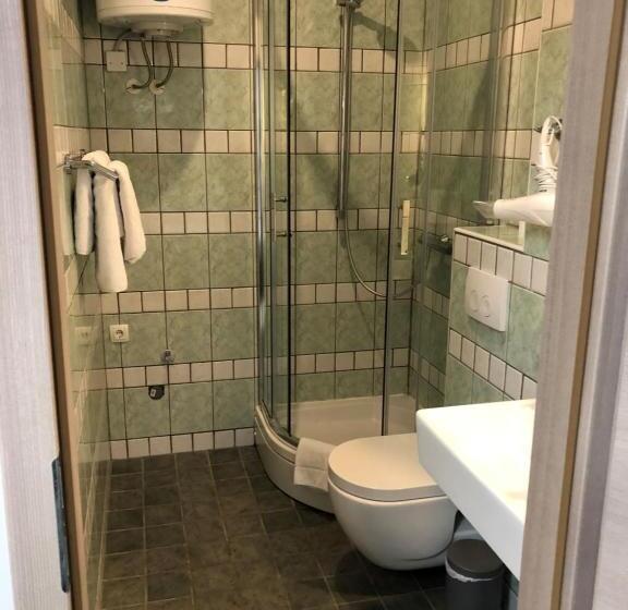 استودیوی استاندارد, Aparthotel Cross Street 4