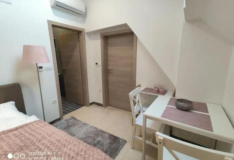 اتاق استاندارد یک نفره, Aparthotel Cross Street 4