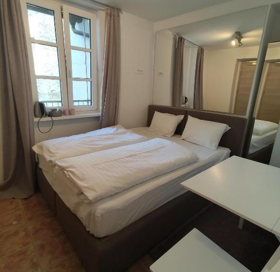 اتاق استاندارد یک نفره, Aparthotel Cross Street 4