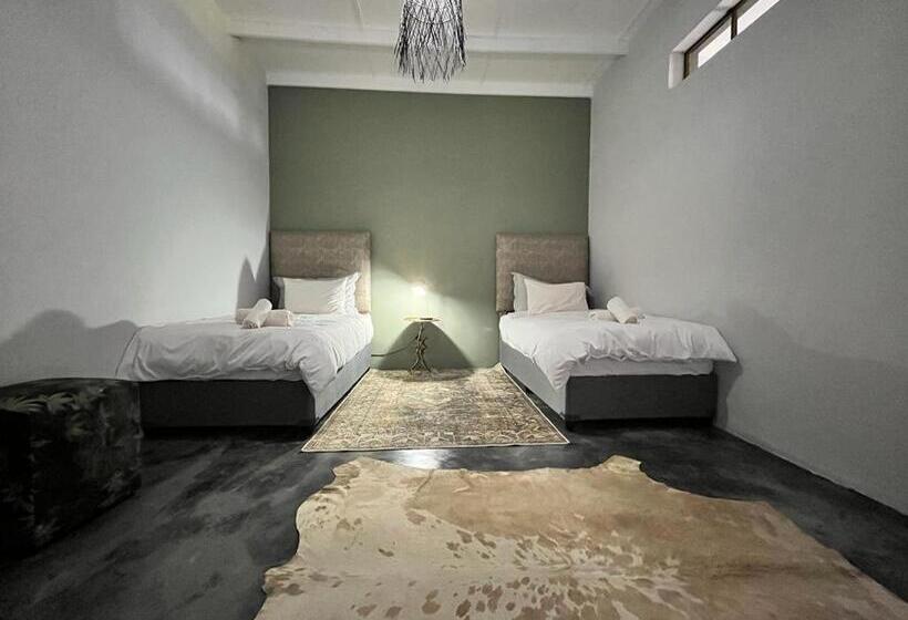 ガーデンビューファミリールーム, Tzamenkomst River Lodge