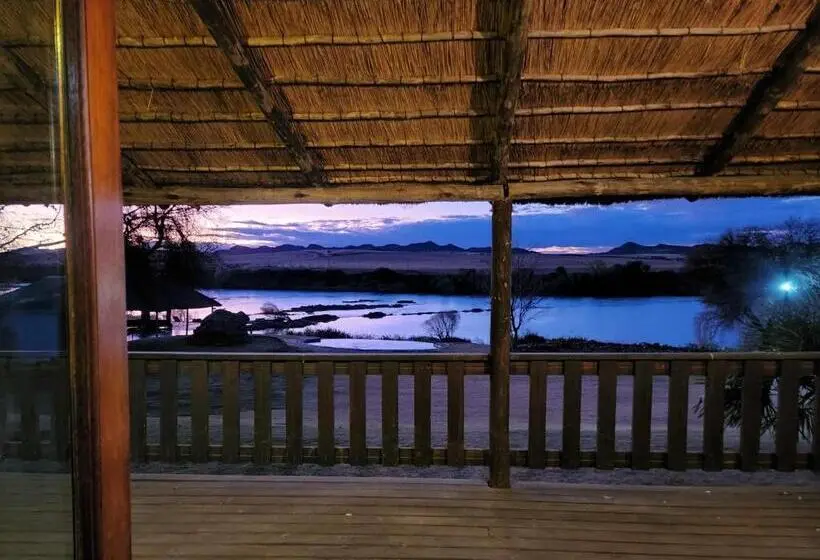 コンフォーとスイートルーム, Tzamenkomst River Lodge