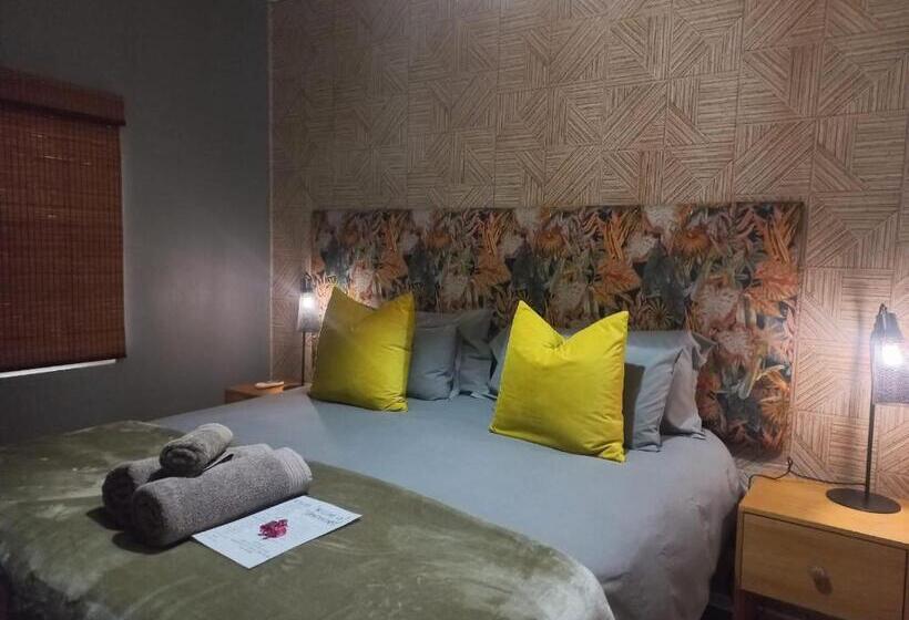 スタンダードルーム, Tzamenkomst River Lodge