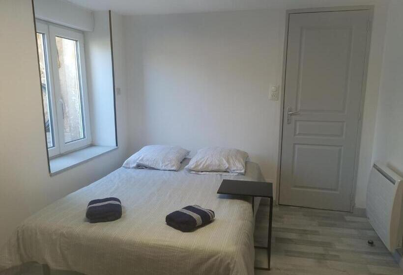 Студия Стандарт, 16 Rue Des Déportés