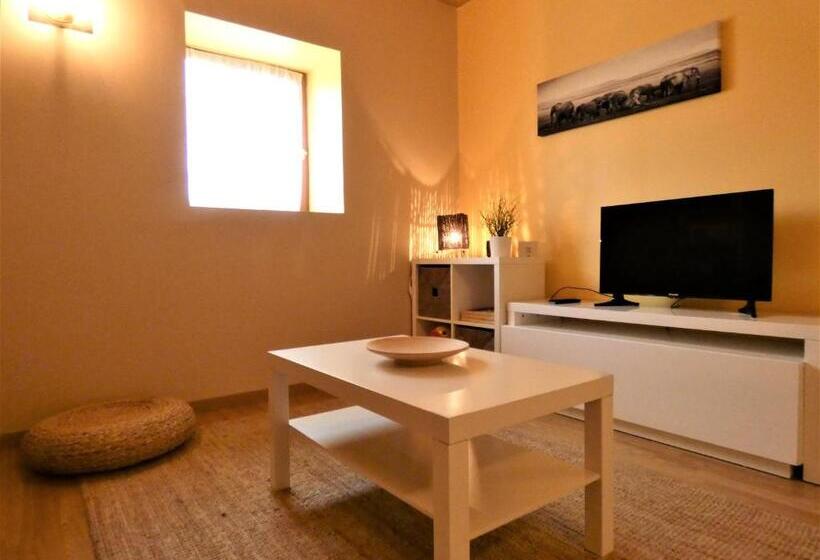 Апартаменты 1 Спальня с Террасой, La Petite Ferme De Pouillon Parc Animalier Aire De Loisirs