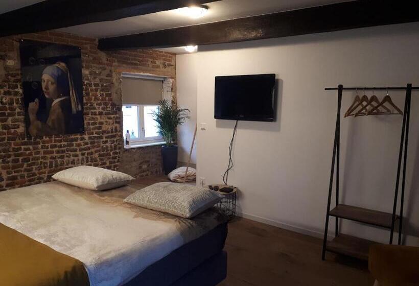 Номер Deluxe, Laeve In De Brouwerie