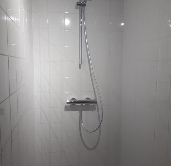اتاق استاندارد چهار تخته, Laeve In De Brouwerie