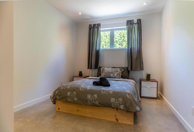 Апартаменты 1 Спальня с Видом, Hôtel Appartements De La Gare