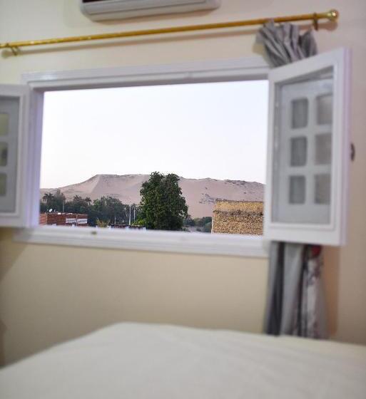 اتاق استاندارد سه نفره, Kosh Royal House