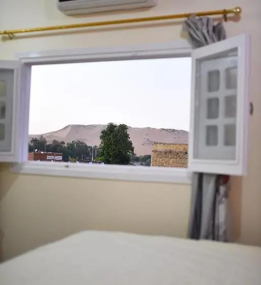 اتاق استاندارد سه نفره, Kosh Royal House