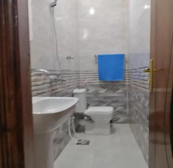 اتاق استاندارد سه نفره, Kosh Royal House