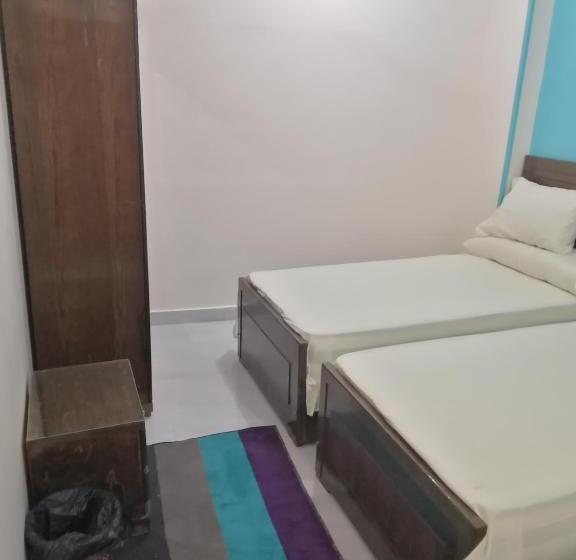Standard Triple Room with Terrace, Kosh Royal House