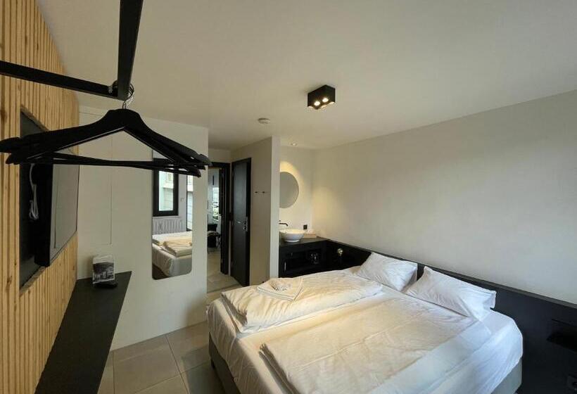 침실 3개 주택, Newstreet