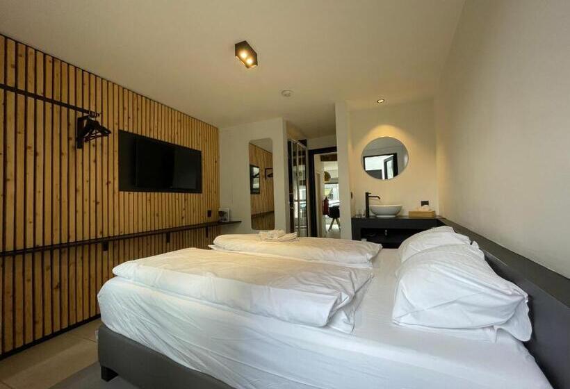 침실 2개 주택, Newstreet