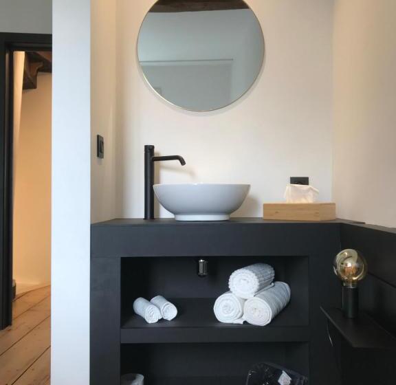 스탠다드 룸, Newstreet